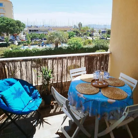 Joli Vue Port Apartment